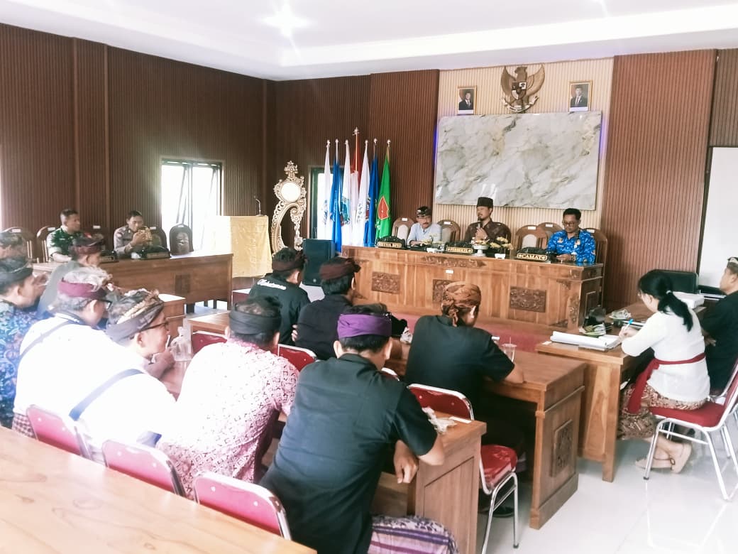Rapat Pembentukan Tim Penjaringan Kelihan Banjar Dinas Baler Pasar Langsung di Lanjutkan rapat tim